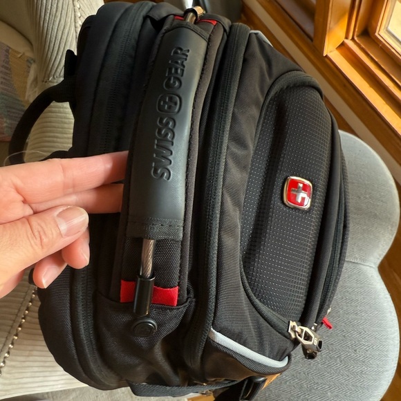 SWISSGEAR Black Backpack - Picture 5 of 10